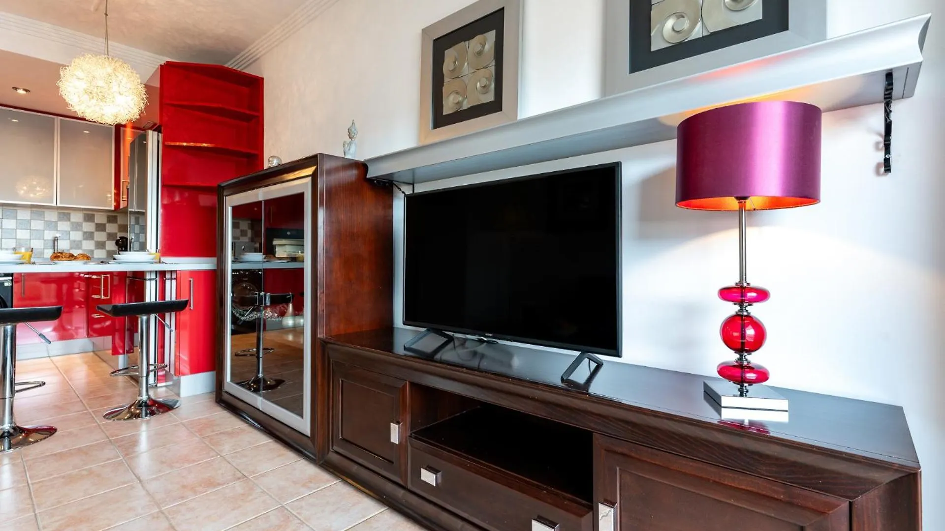 בנאלמדנה Benalbeach Bliss Seafront Retreat With Balcony 0*,  ספרד