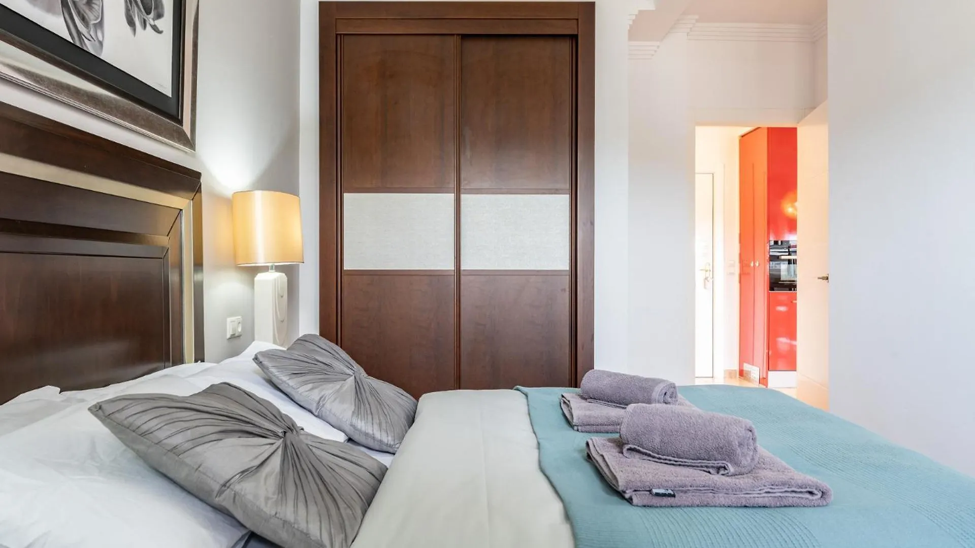 בנאלמדנה Benalbeach Bliss Seafront Retreat With Balcony