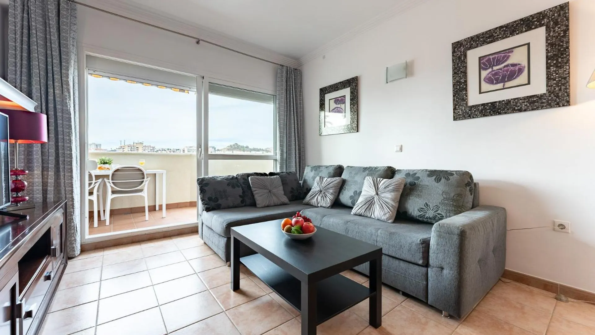 דירה בנאלמדנה Benalbeach Bliss Seafront Retreat With Balcony