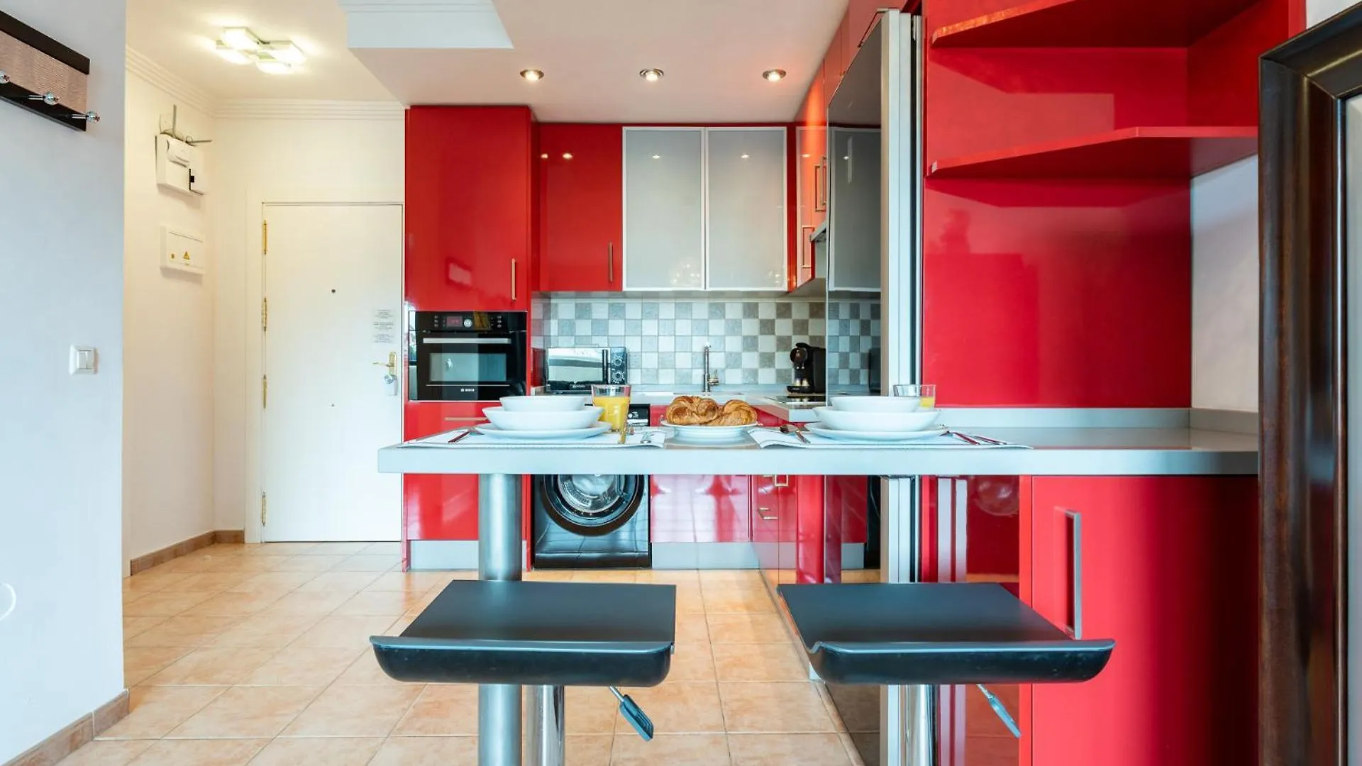 דירה בנאלמדנה Benalbeach Bliss Seafront Retreat With Balcony