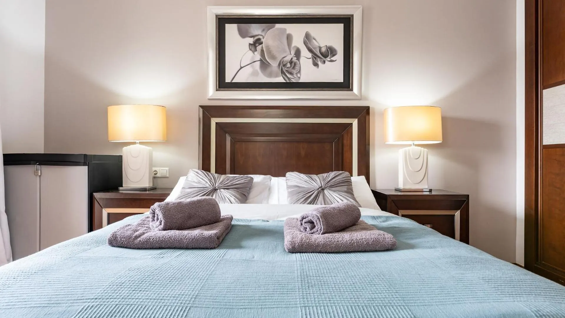 דירה בנאלמדנה Benalbeach Bliss Seafront Retreat With Balcony